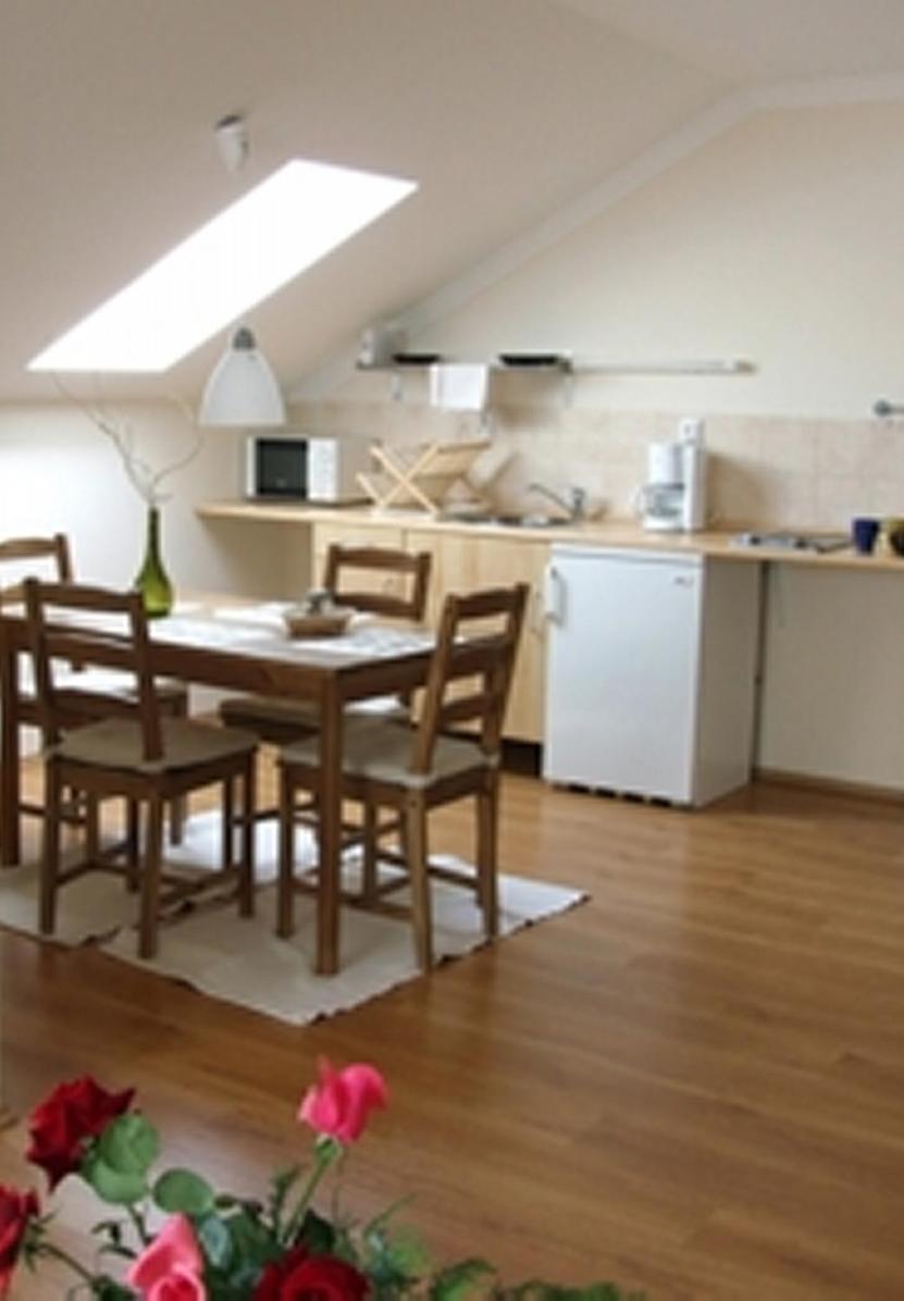 Ilona Apartmanhaz Komárom Exteriör bild