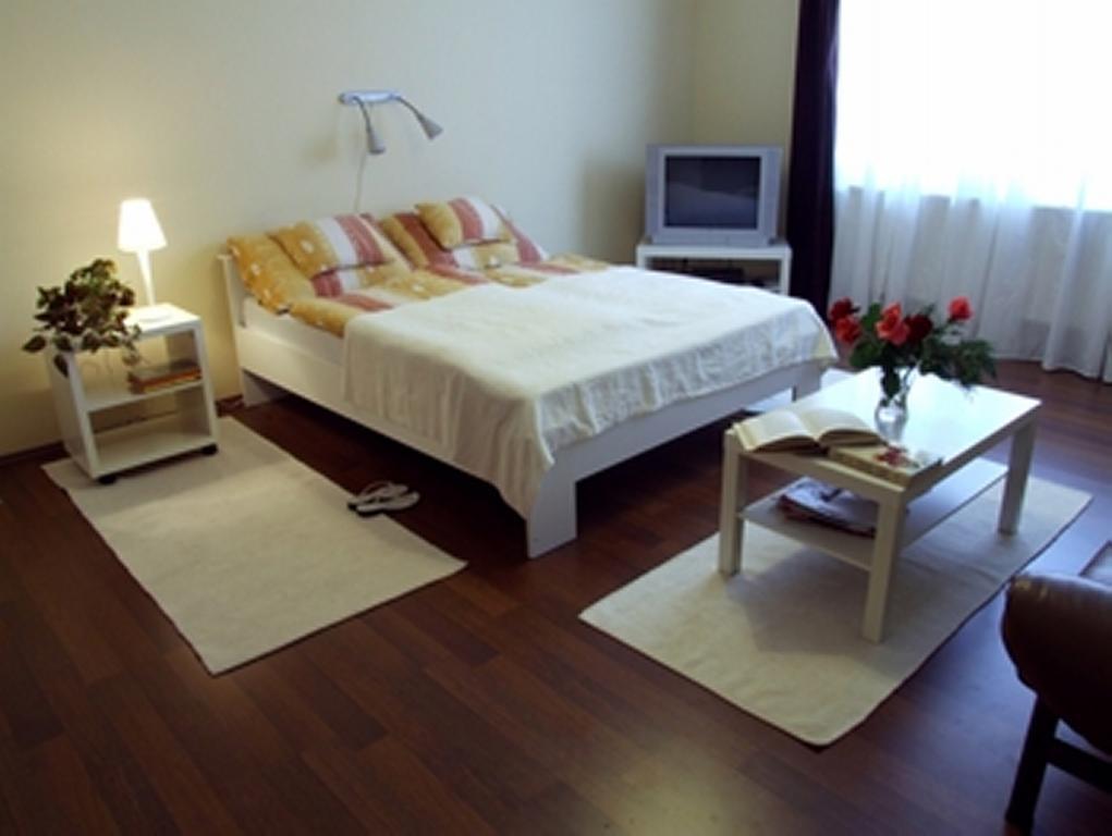 Ilona Apartmanhaz Komárom Rum bild